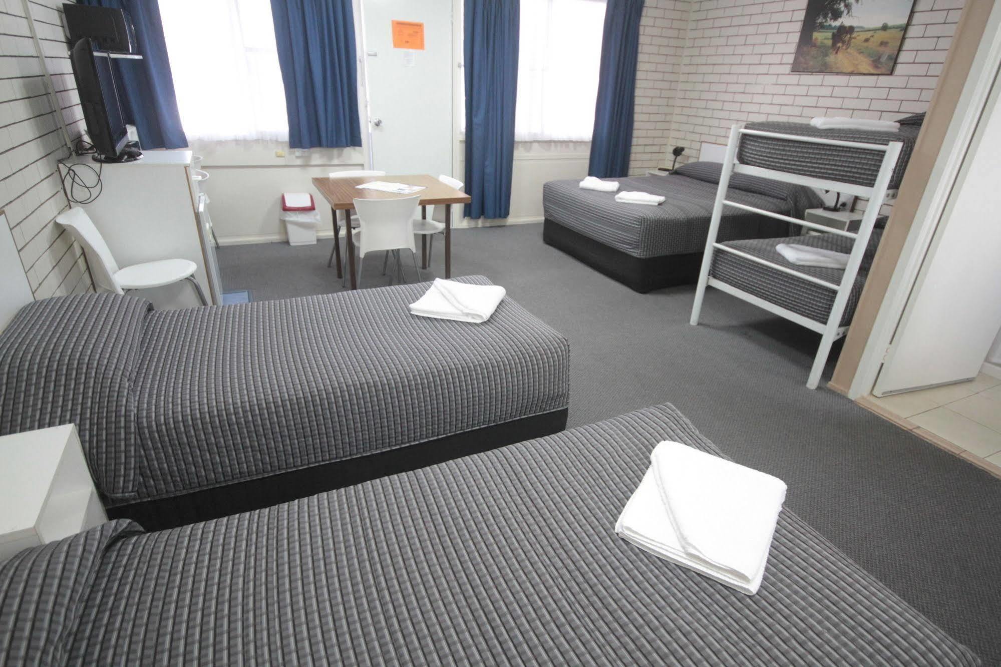Binalong Motel Goondiwindi Kültér fotó